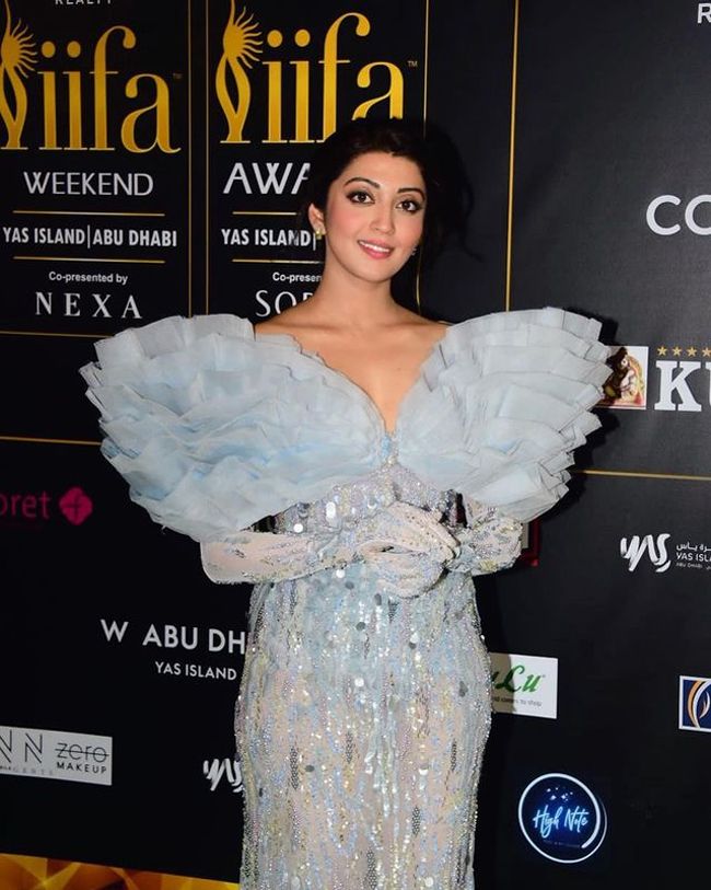 Staggering Poses Of Pranitha Subhash